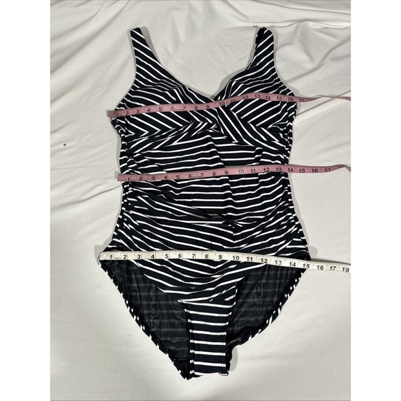 NWT $120 Sea Level [ 12 US ] Stripe Cross Front One-Piece Swimsuit in Black 7017 - Picture 3 of 11